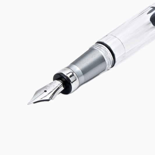 TWSBI 三文堂 鑽石 580 AL R 銀灰 鋼筆 官方商品照,活塞上墨、透明示範筆身