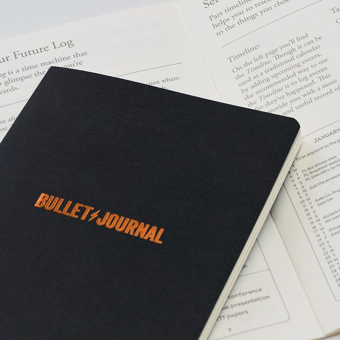 𝐋𝐄𝐔𝐂𝐇𝐓𝐓𝐔𝐑𝐌𝟏𝟗𝟏𝟕 Bullet Journal 子彈日記/子彈筆記本 A5/硬皮/藍/點狀/第二代/烙印 #366244