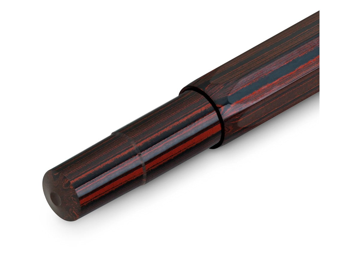 德國KAWECO EBONIT Sport 硬橡膠鋼筆 限量套組 — 蓋上筆蓋尾端特寫