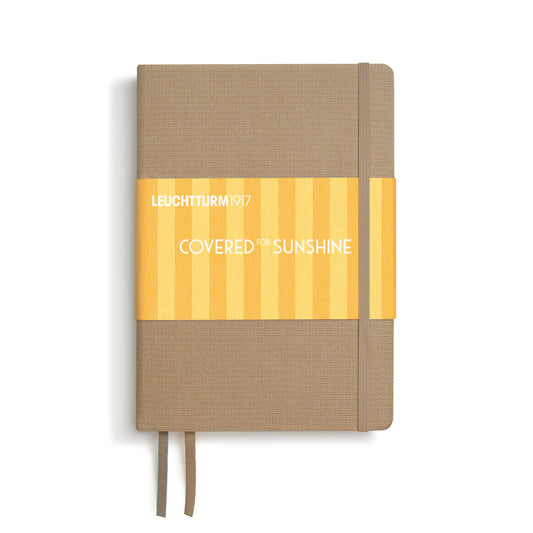 LEUCHTTURM1917 Covered for Sunshine A5 方點筆記本 霧沙色,封面與條紋沙灘巾束帶