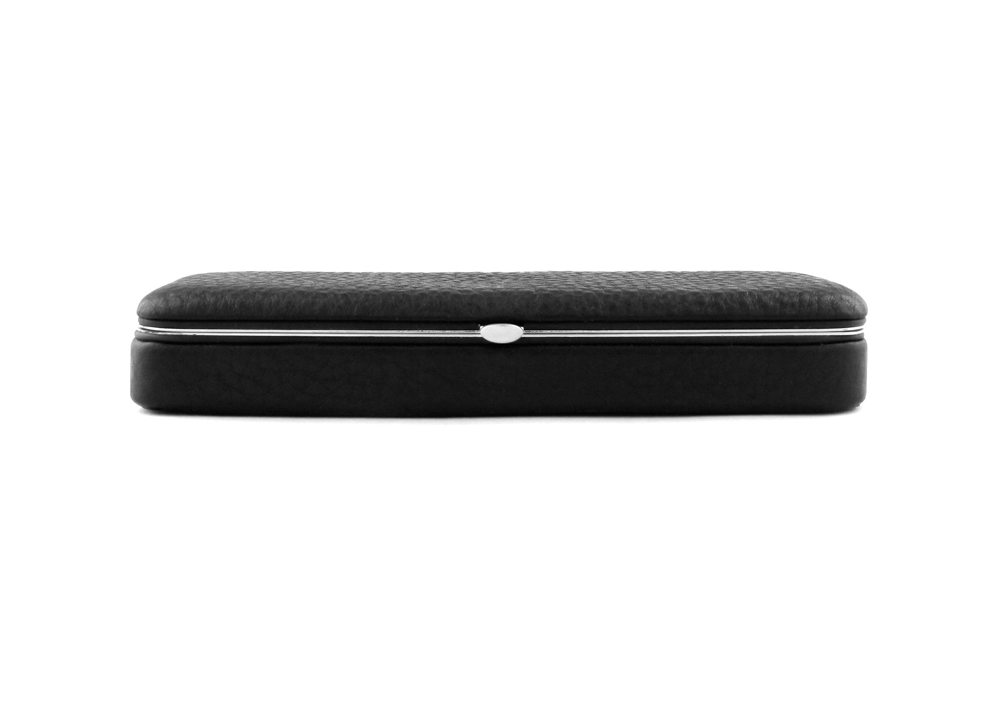 Front profile of the closed F. Hammann 3983 leather pen case, highlighting its extra-flat 2cm design and polished metal snap closure.