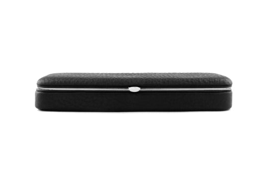 Front profile of the closed F. Hammann 3983 leather pen case, highlighting its extra-flat 2cm design and polished metal snap closure.