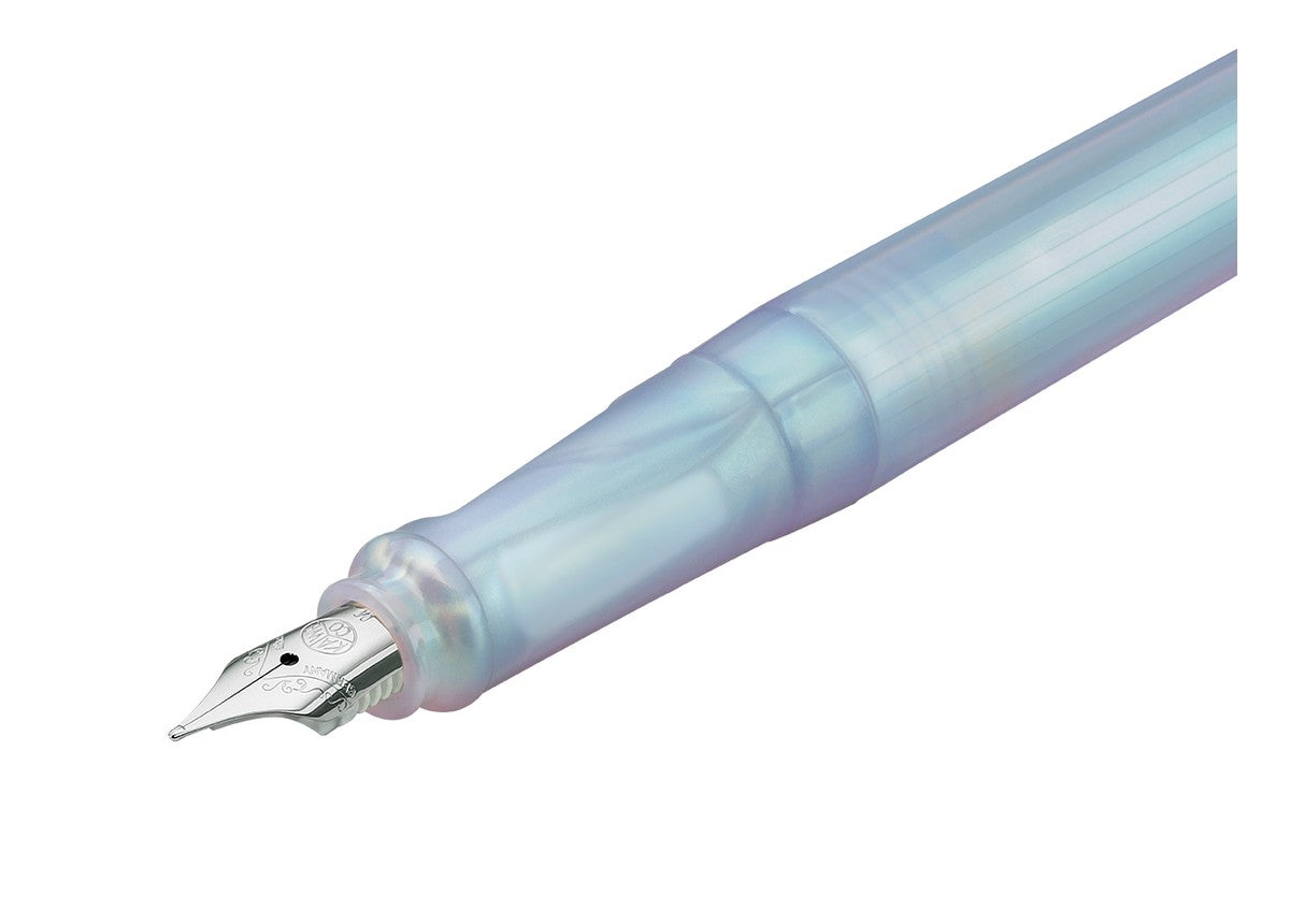 德國KAWECO PERKEO系列鋼筆 彩虹珍珠白 — 筆尖與握位特寫
