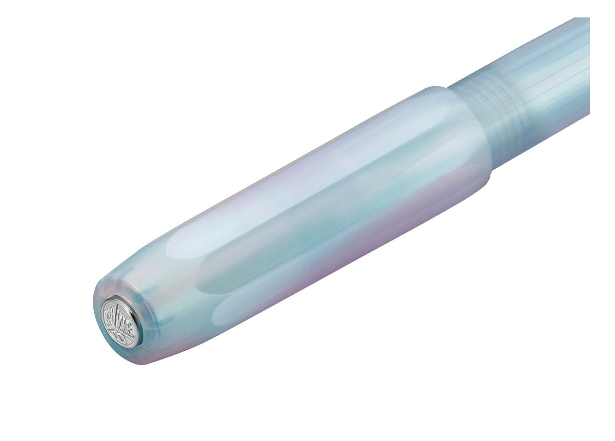 德國KAWECO PERKEO系列鋼筆 彩虹珍珠白 — 蓋上筆蓋筆尖特寫