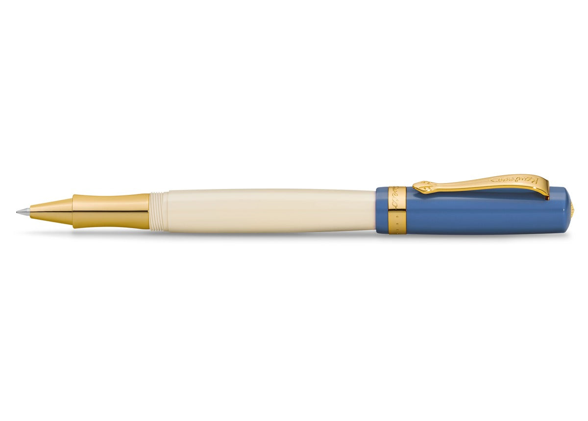 KAWECO STUDENT 50's Rock 鋼珠筆 — 象牙白筆桿與藍色筆蓋的鋼珠筆全貌