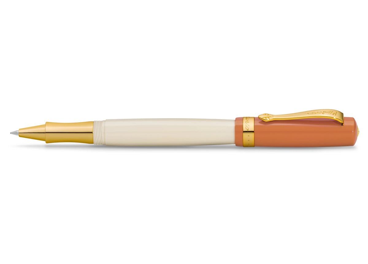 KAWECO STUDENT 70's Soul 鋼珠筆 — 象牙白筆桿與橘色筆蓋的鋼珠筆全貌