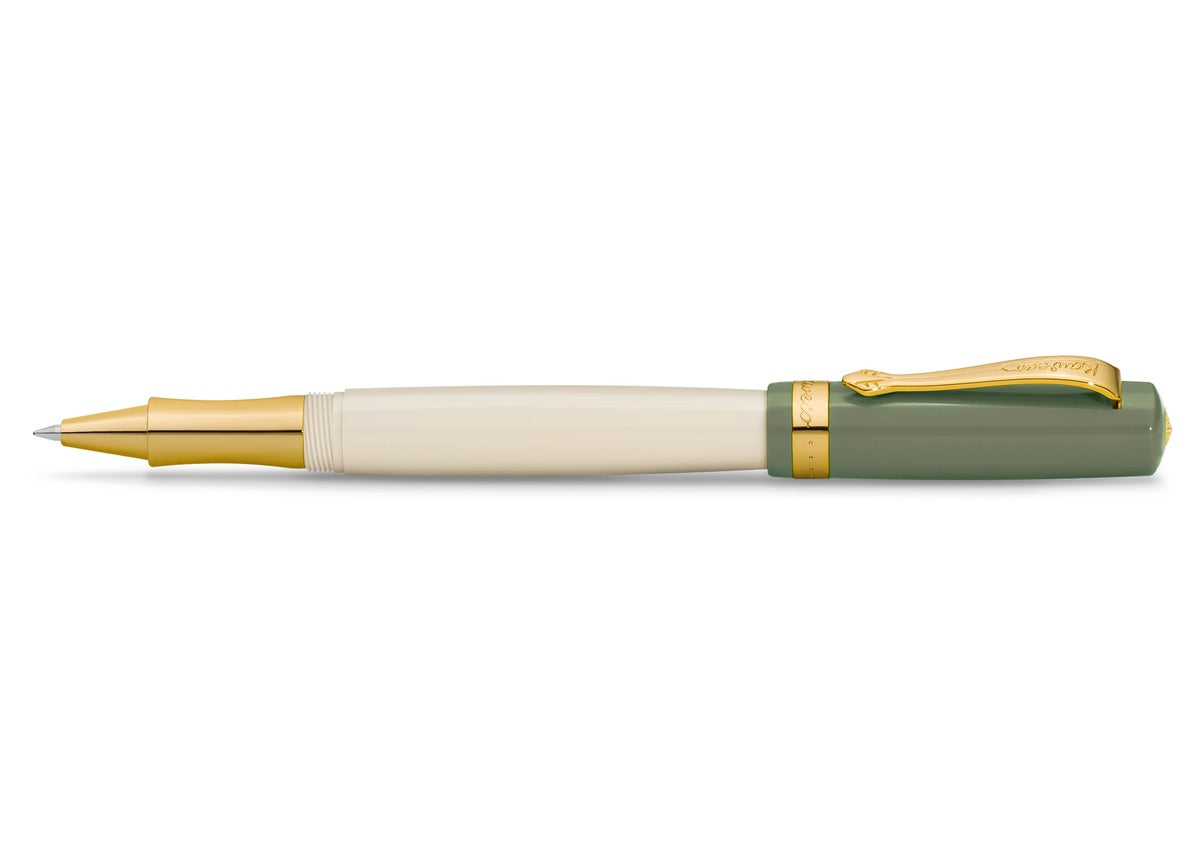 KAWECO STUDENT 60's Swing 鋼珠筆 — 象牙白筆桿與鼠尾草綠筆蓋的鋼珠筆全貌